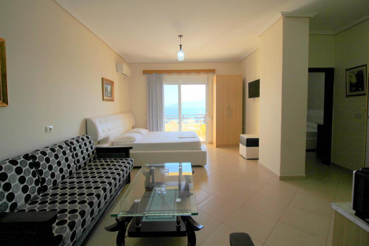 Klajdi Apartaments Sarandë Exteriör bild