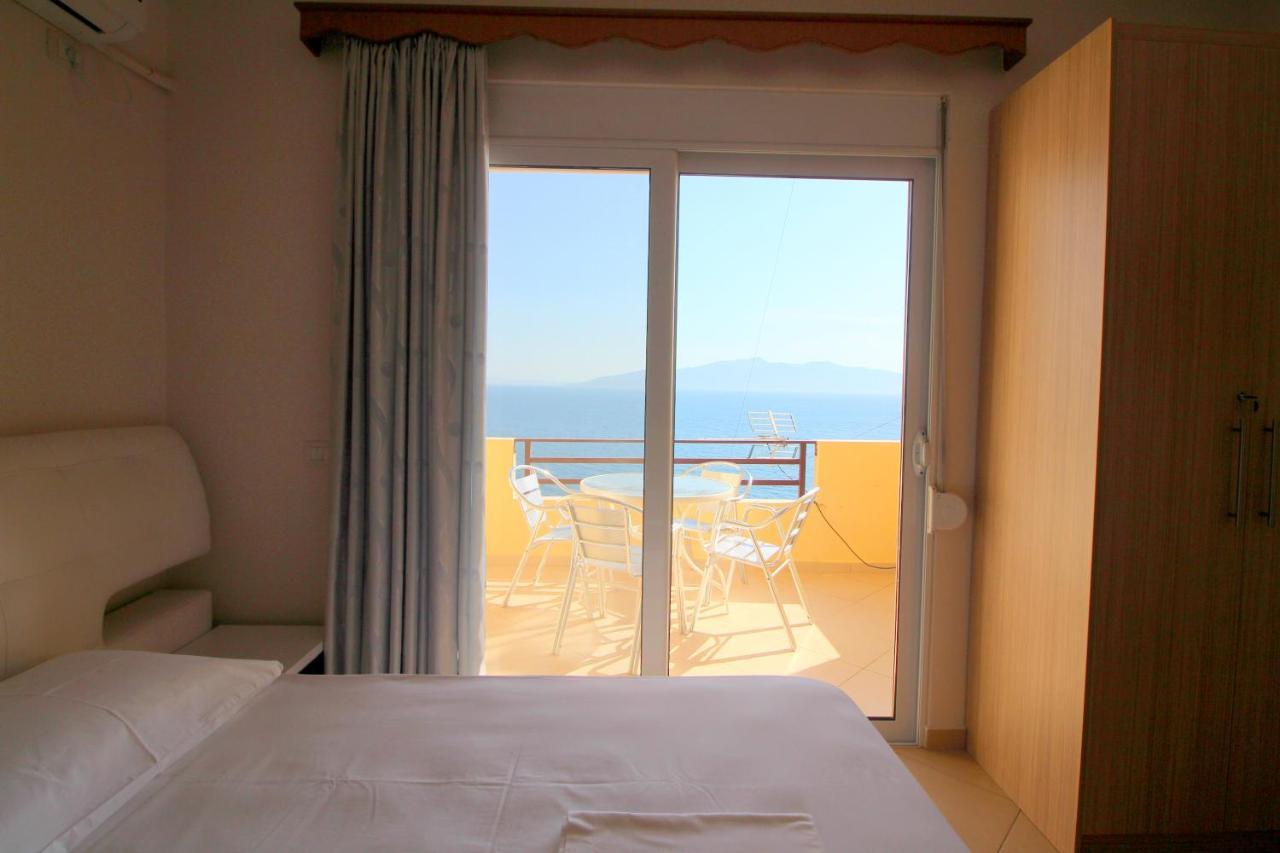 Klajdi Apartaments Sarandë Exteriör bild