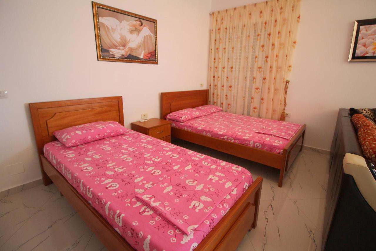 Klajdi Apartaments Sarandë Exteriör bild