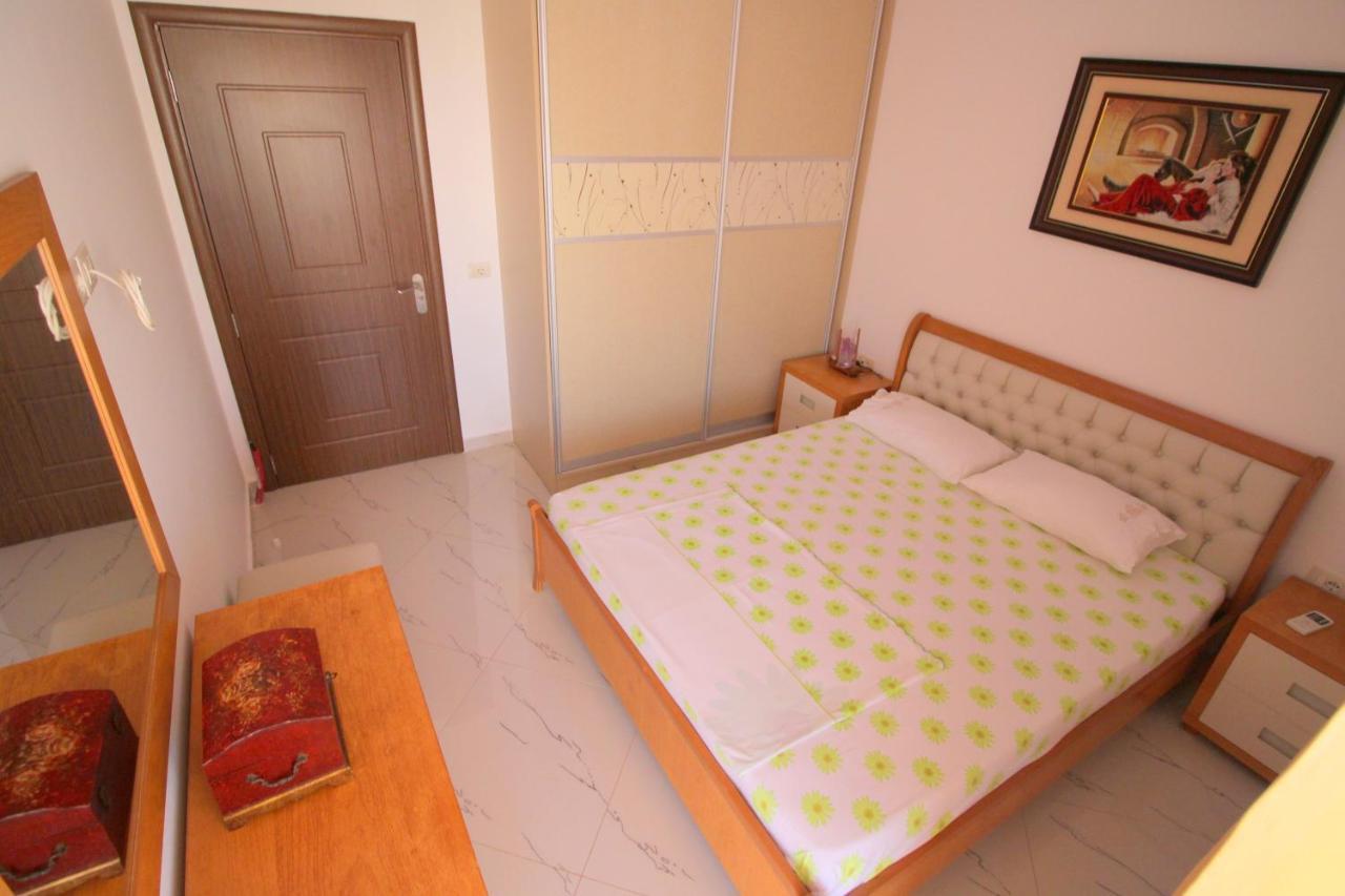 Klajdi Apartaments Sarandë Exteriör bild
