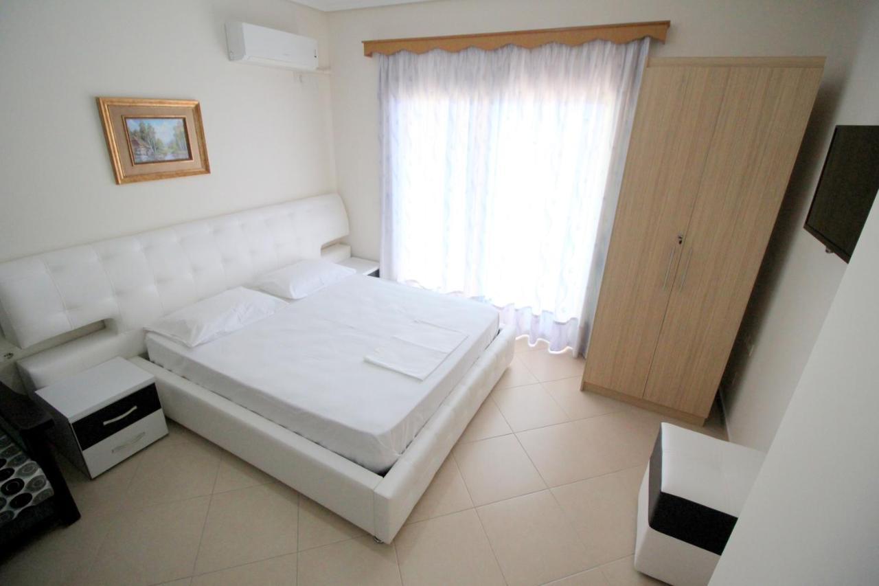 Klajdi Apartaments Sarandë Exteriör bild