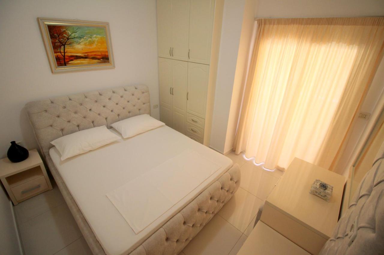 Klajdi Apartaments Sarandë Exteriör bild