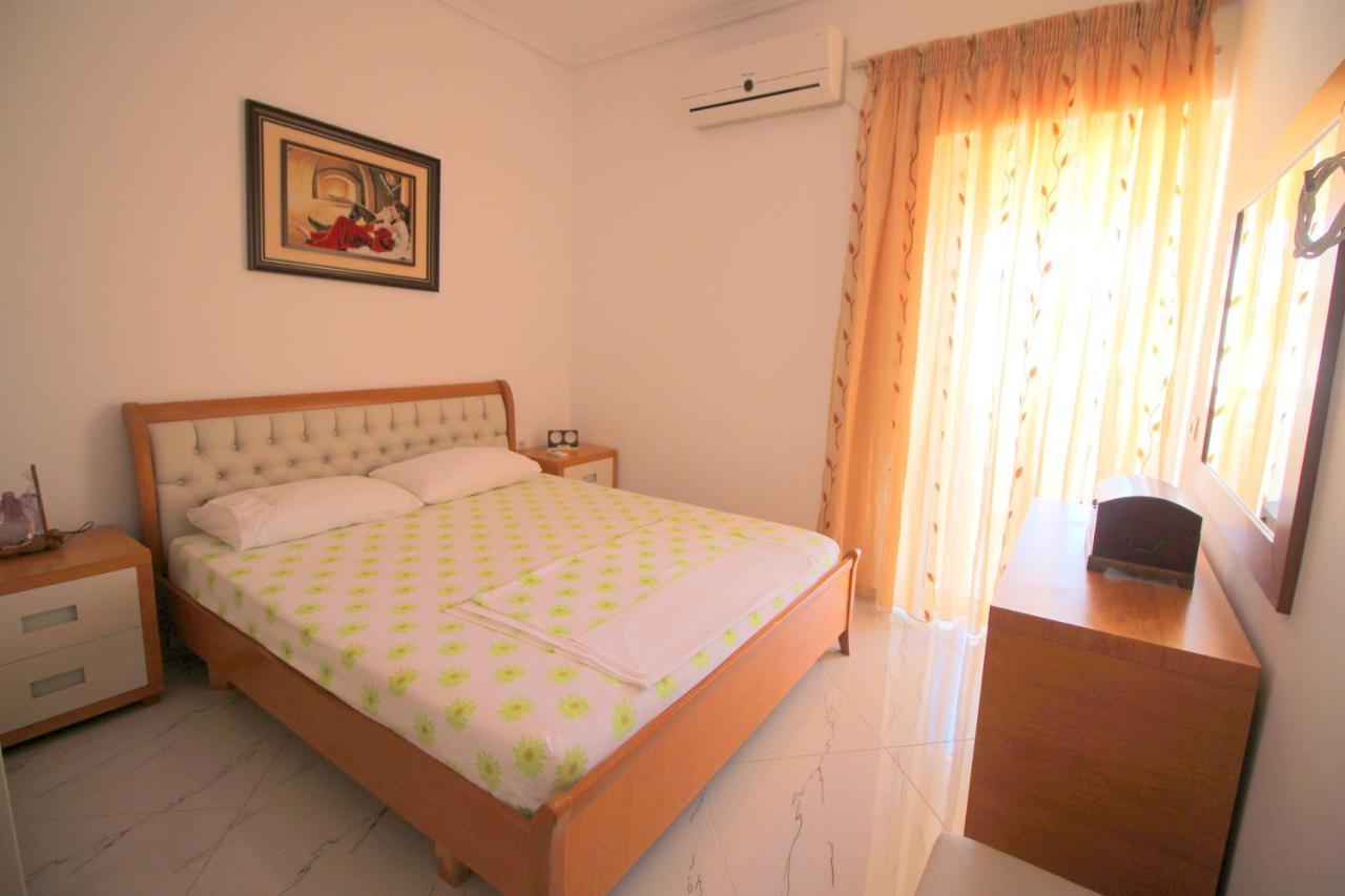 Klajdi Apartaments Sarandë Exteriör bild