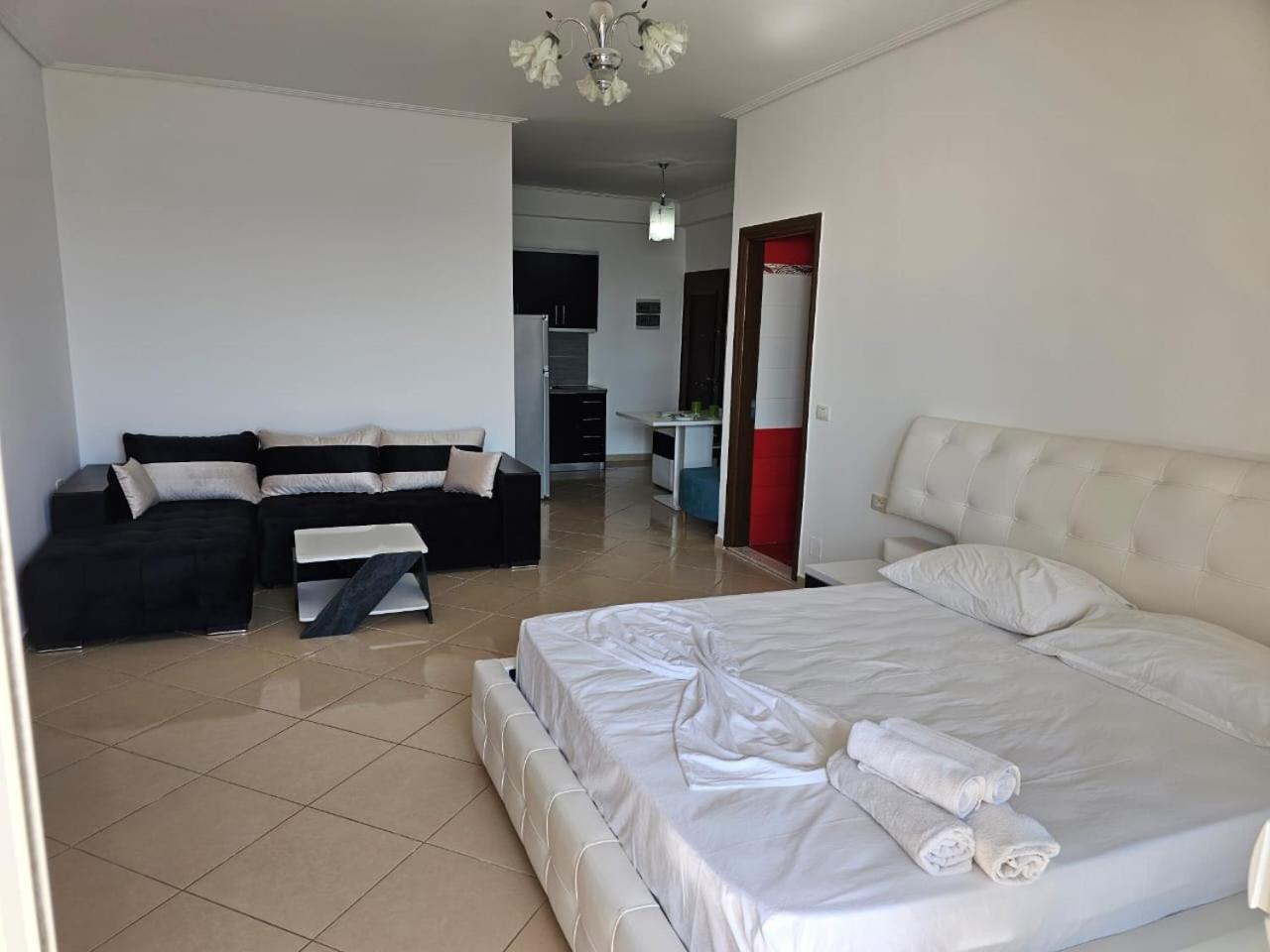 Klajdi Apartaments Sarandë Exteriör bild