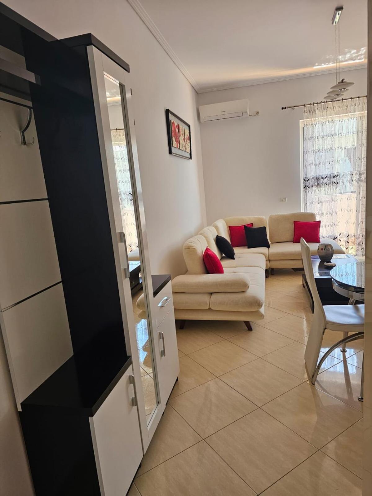 Klajdi Apartaments Sarandë Exteriör bild