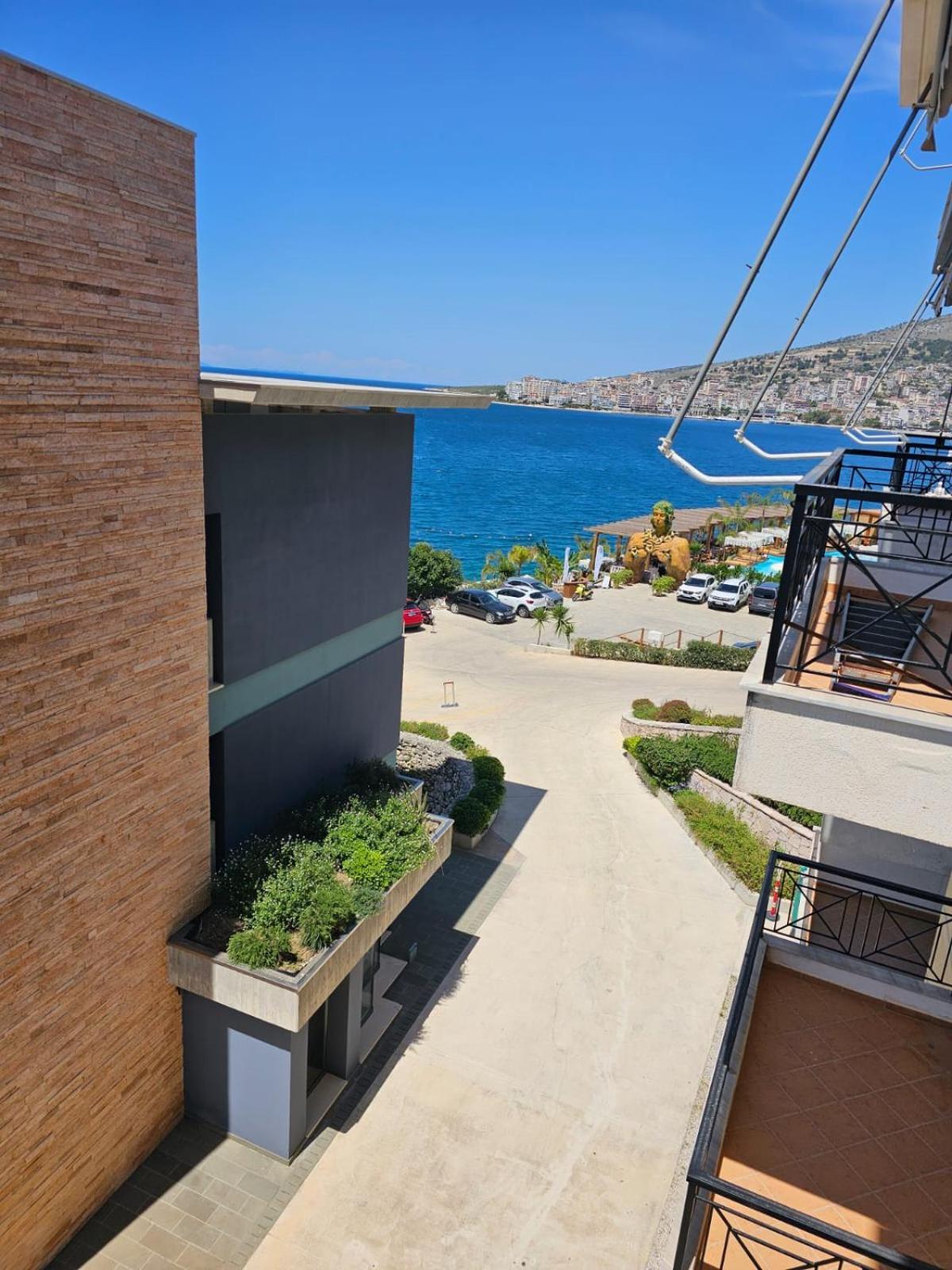 Klajdi Apartaments Sarandë Exteriör bild