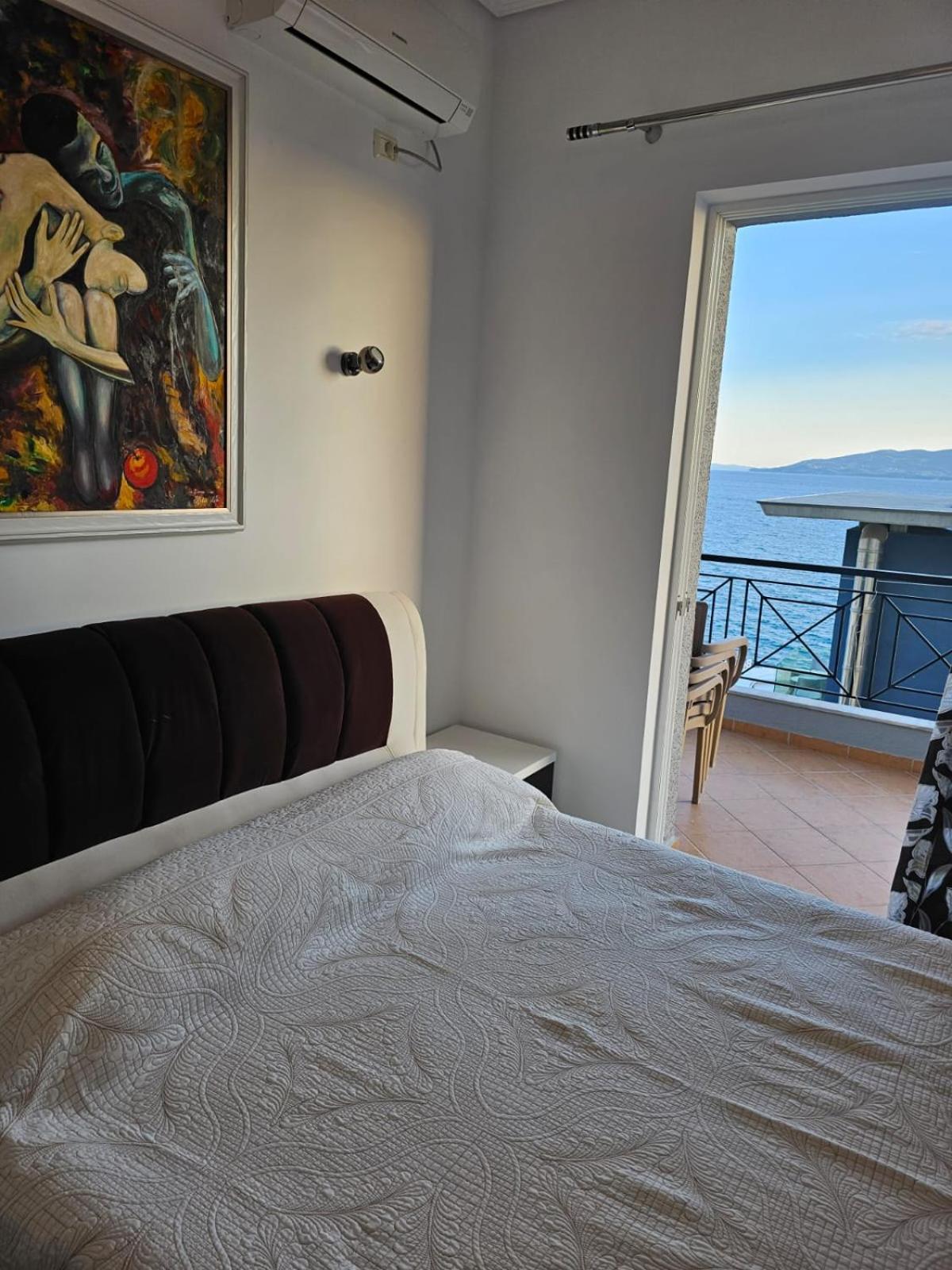 Klajdi Apartaments Sarandë Exteriör bild