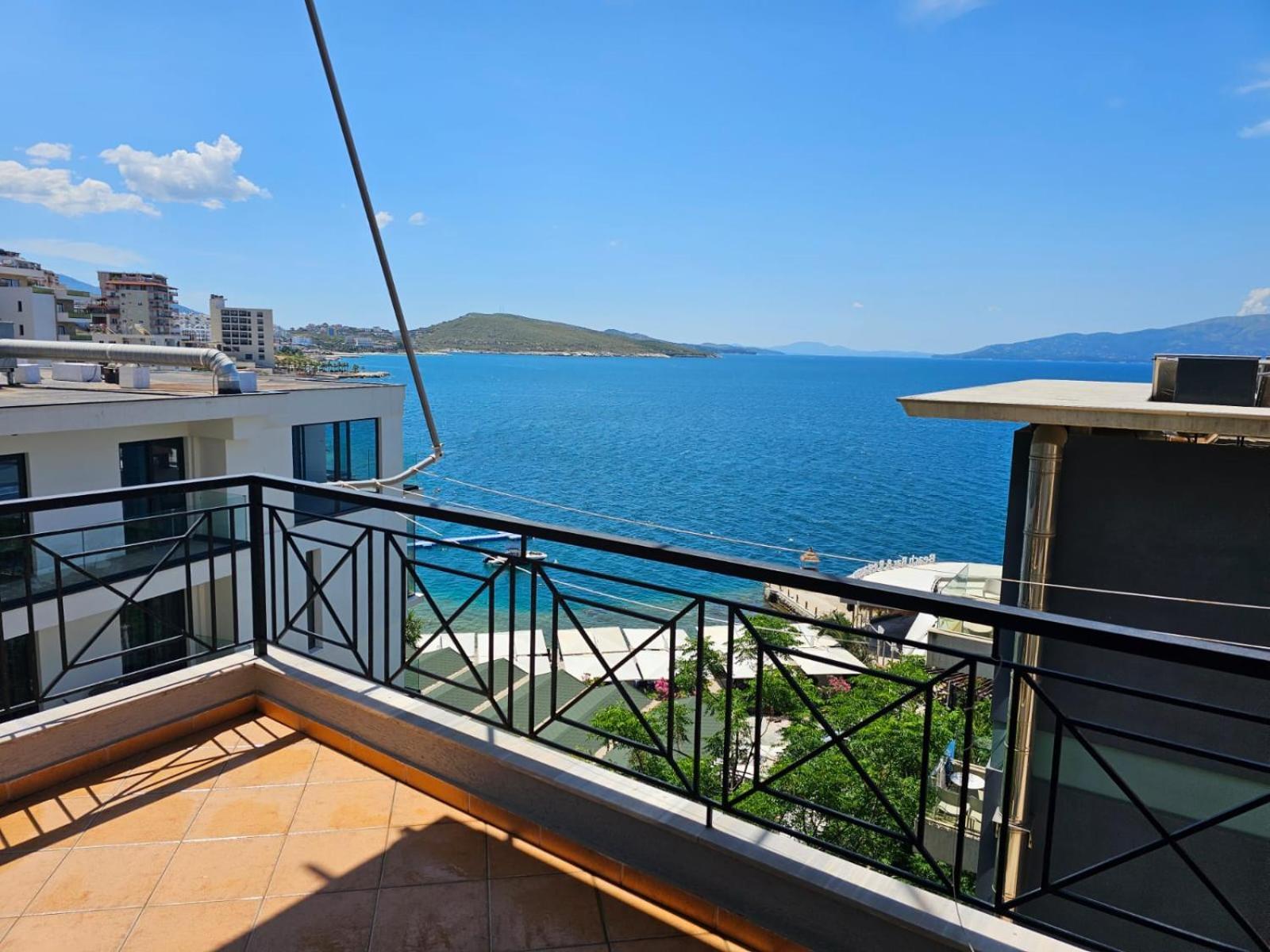 Klajdi Apartaments Sarandë Exteriör bild